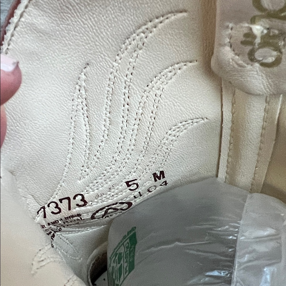 Dingo Cream Western Boots - Picture 9 of 9